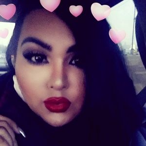 Meet your Posher, Monica